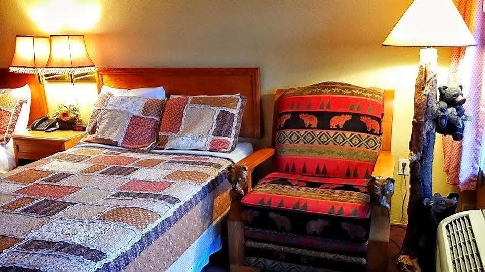 Green River Lodge Saluda Экстерьер фото